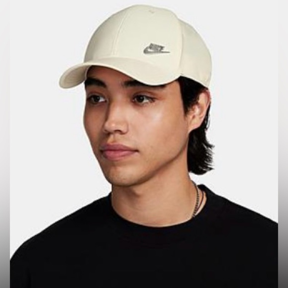 Nike Dri-Fit Club Structured Metal Logo Adjustable Hat